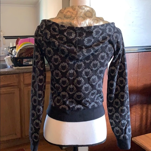 Beautiful jacket - Picture 4 of 5